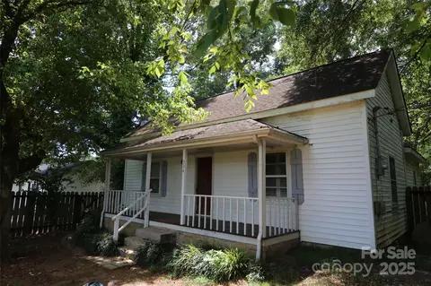 334 D St, Lincolnton, NC 28092