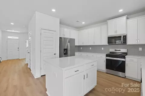 329 Knotty Wood Dr, Monroe, NC 28110 photo 4