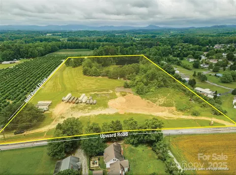 2433 Upward Rd, Hendersonville, NC 28792
