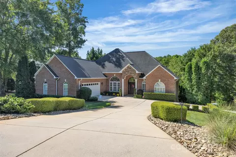 6362 Hayden Dr, Hickory, NC 28601