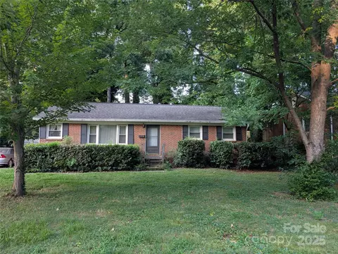 529 Kenlough Dr, Charlotte, NC 28209