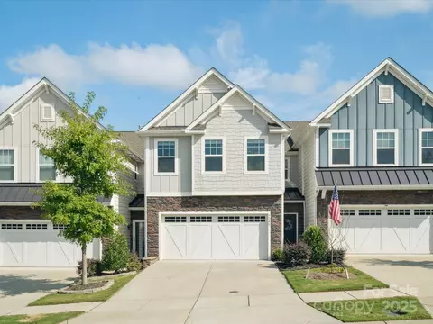 7546 Hartsfield Dr, Lancaster, SC 29720