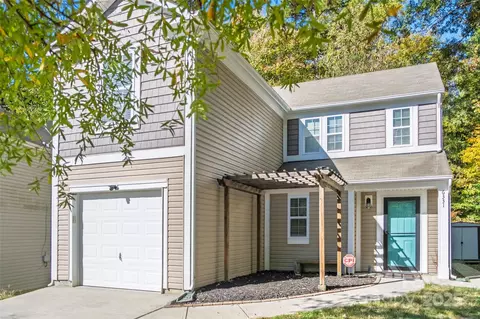 6331 Ganso Ln, Charlotte, NC 28214