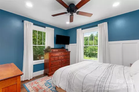 Bedroom - 331 Painter St, Canton, NC 28716 photo 2 of 2