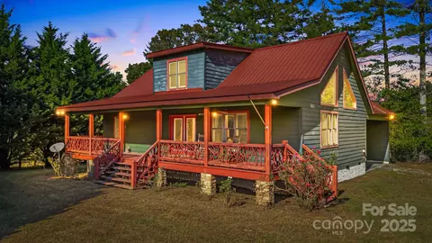 830 Windy River Rdg, Burnsville, NC 28714