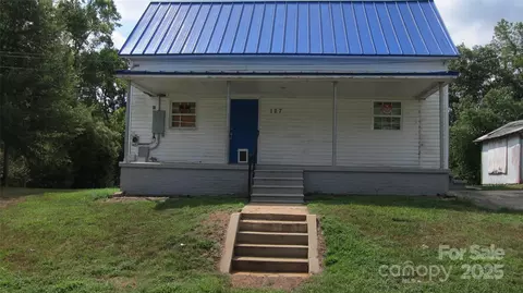 127 Hill St, Mooresboro, NC 28114