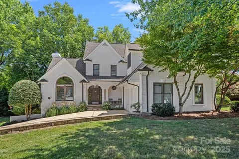 7519 Windaliere Dr, Cornelius, NC 28031