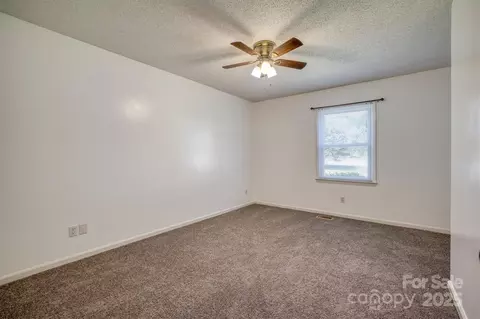 Bedroom - 3318 Danial St, Conover, NC 28613 photo 2 of 4