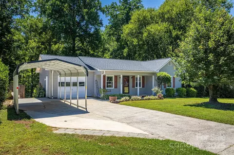 3318 Danial St, Conover, NC 28613