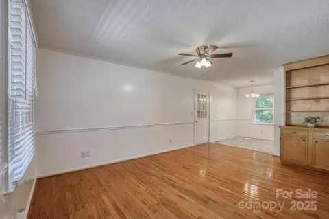 Living - 3318 Danial St, Conover, NC 28613 photo 2 of 3