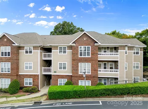 9909 Campus Walk M Ln #M, Charlotte, NC 28262