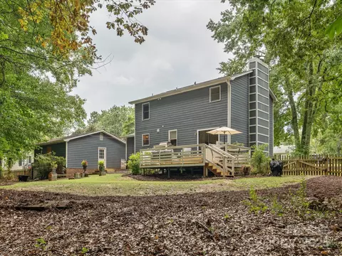 Exterior - 1624 Brook Dr, Fort Mill, SC 29708 photo 4 of 9