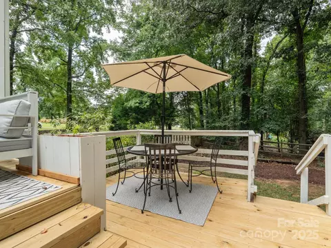 Exterior - 1624 Brook Dr, Fort Mill, SC 29708 photo 2 of 9