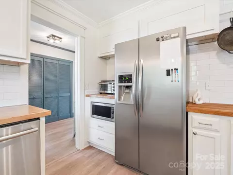 Kitchen - 1624 Brook Dr, Fort Mill, SC 29708 photo 6 of 6