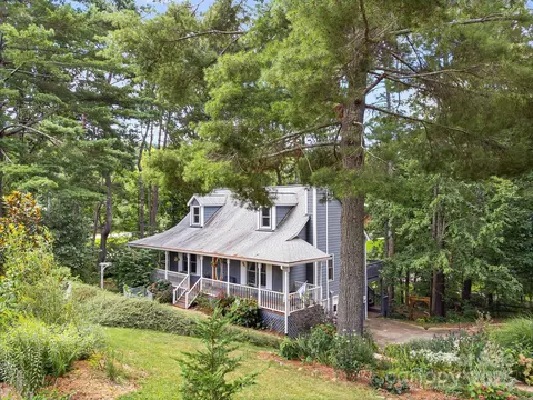 127 Forest Lake Dr, Asheville, NC 28803