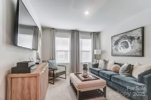 320 Laura Elizabeth Ln, Clover, SC 29710