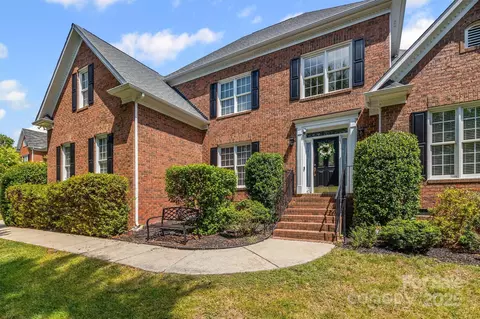3052 River Bend Dr, Tega Cay, SC 29708 photo 2