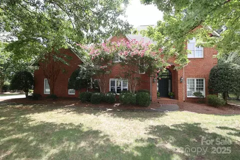 10840 Congressional Club Dr, Charlotte, NC 28277