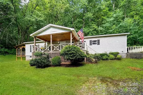 125 Stargazer Ln, Tuckasegee, NC 28783