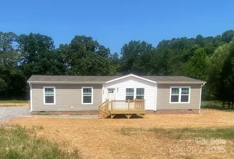 1096 E Memorial Hwy, Harmony, NC 28634