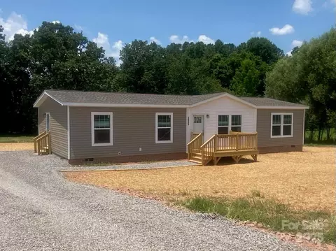 1096 E Memorial Hwy, Harmony, NC 28634 photo 2