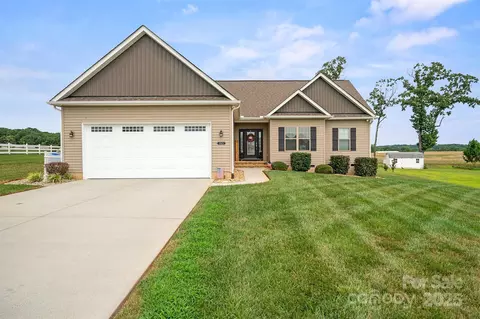 163 Castle Pines Ln, Statesville, NC 28625