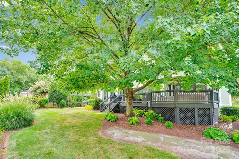 Exterior - 16216 Walcot Ln, Cornelius, NC 28031 photo 2 of 4