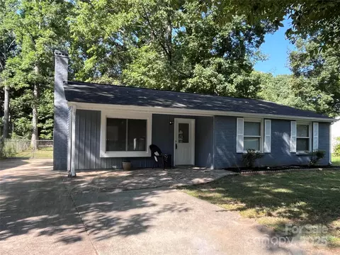 6325 Judas Tree 10q Ln #10/Q, Charlotte, NC 28227