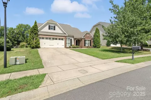6031 Castlecove Rd, Charlotte, NC 28278