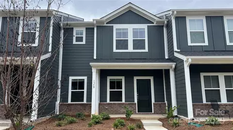 135 Utility Apt B Ln # B, Mooresville, NC 28117