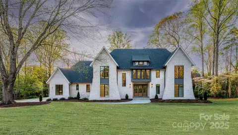 6000 Lansing Dr, Charlotte, NC 28270