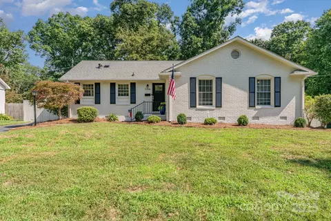 7509 Woodstream Dr, Charlotte, NC 28210