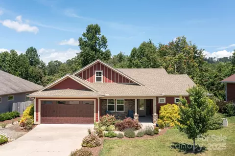 33 Penley Park Dr, Weaverville, NC 28787
