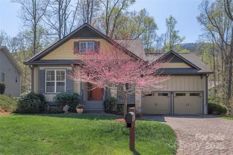 28 Sparkle Dun Dr, Biltmore Lake, NC 28715