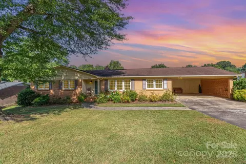1218 Westwood Dr, Shelby, NC 28152
