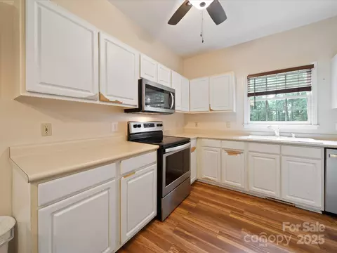 Kitchen - 6819 Prospect Pointe Dr, Monroe, NC 28112 photo 3 of 5