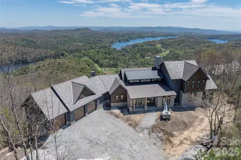 341 Mills Creek Pt, Lake Toxaway, NC 28747