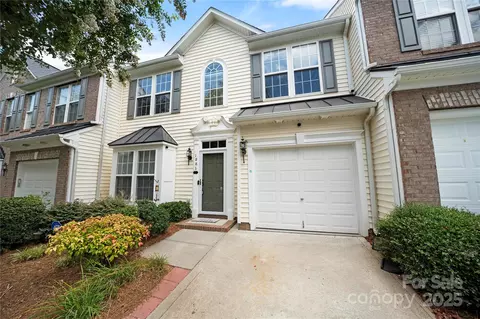 1883 Lookout Ln, Gastonia, NC 28054