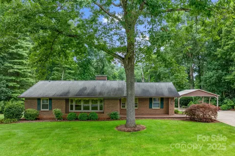 6693 Brevard Rd, Etowah, NC 28729