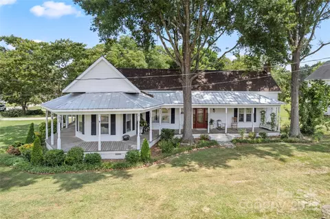 5576 Main St, Fort Lawn, SC 29714