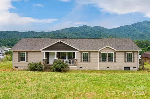 78 Hillcrest Dr, Candler, NC 28715