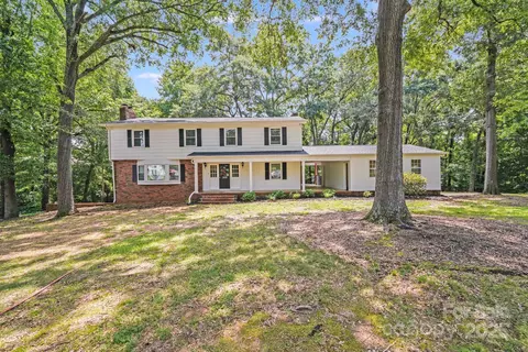 2606 Camelot Dr, Rock Hill, SC 29732
