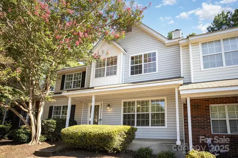 9123 Charminster Ct, Charlotte, NC 28269