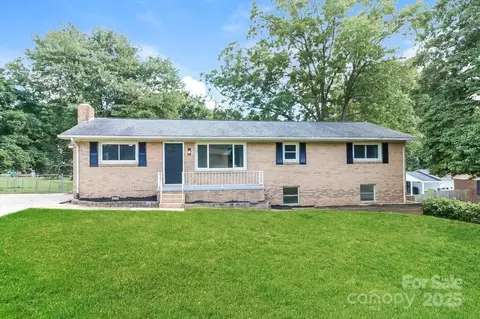 606 E Iowa Ave, Bessemer City, NC 28016