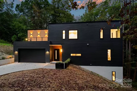 801 Autumnwood Ln, Charlotte, NC 28213