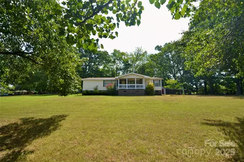 305 Sexton St, Kannapolis, NC 28081 photo 3