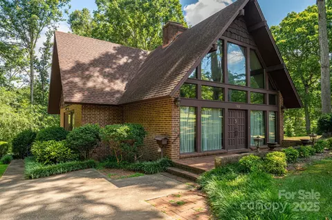 912 W Marion St, Shelby, NC 28150