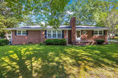 104 Lakeview Dr, York, SC 29745