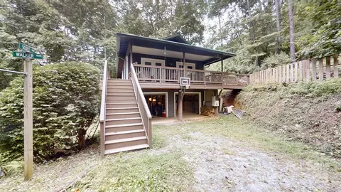 22 Whitaker Cir, Fairview, NC 28730