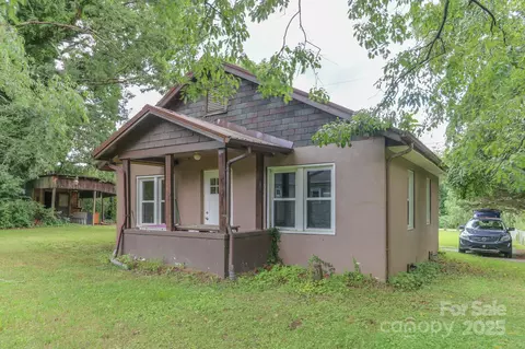 417 E Patterson St, Hendersonville, NC 28739